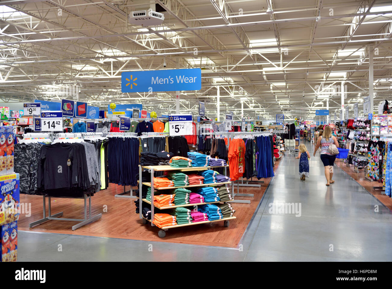 Inside Walmart Superstore With Men Amp 39 S Wear Sign Stock Photo Alamy