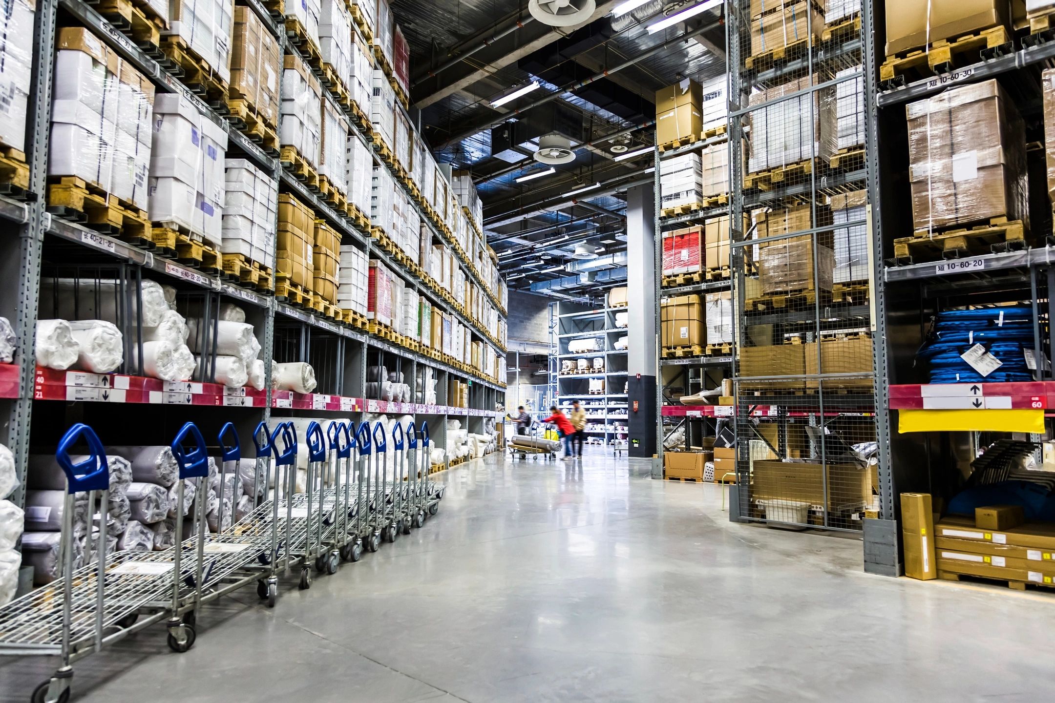 Key Features Of A Successful Warehouse Morning Business Chat